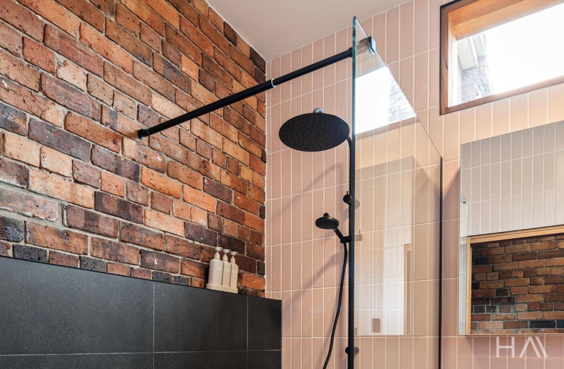 Charm On Forster - Pet Friendly Apartment